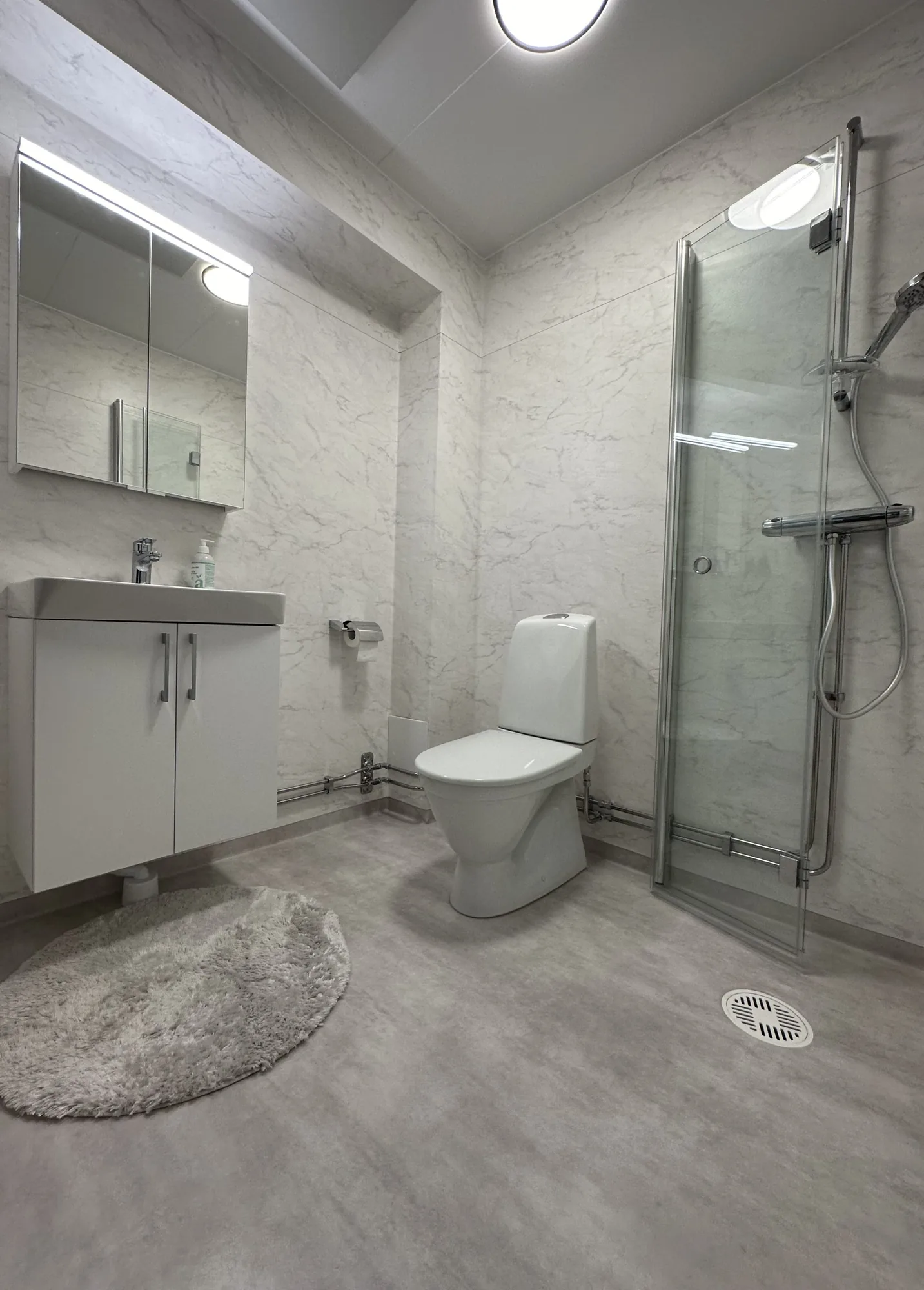 Våtrumsmattor – badrumsrenovering i Järfällatrakten
