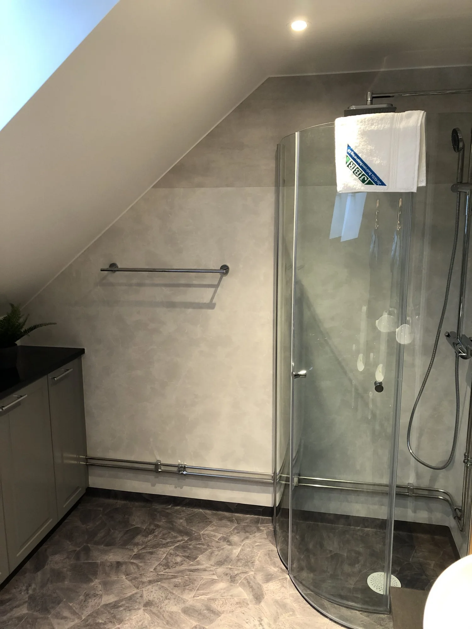 Våtrumsmattor – badrumsrenovering i Järfällatrakten