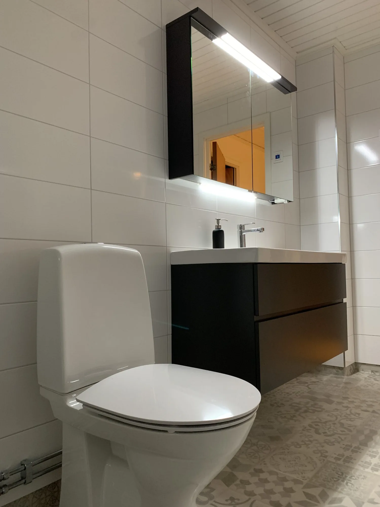 Våtrumsmattor – badrumsrenovering i Järfällatrakten